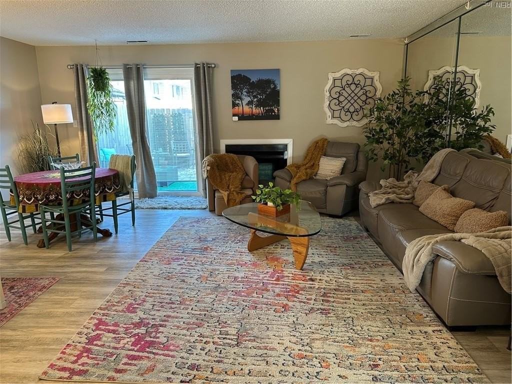 912 C Ave #C - Photo 2 of 38