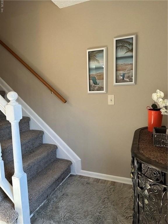 912 C Ave #C - Photo 5 of 38