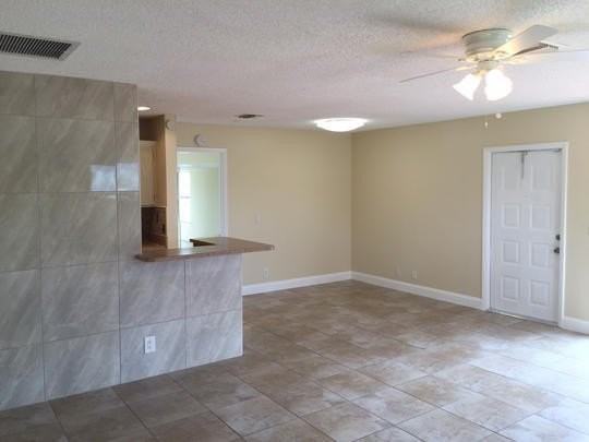 3 Crossings Cir #E - Photo 2 of 15