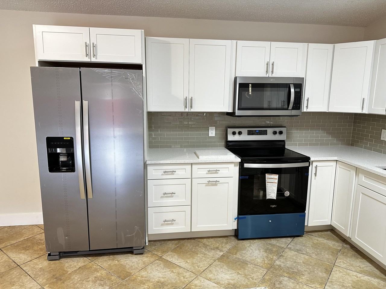 4326 Woodstock Dr #C - Photo 3 of 39