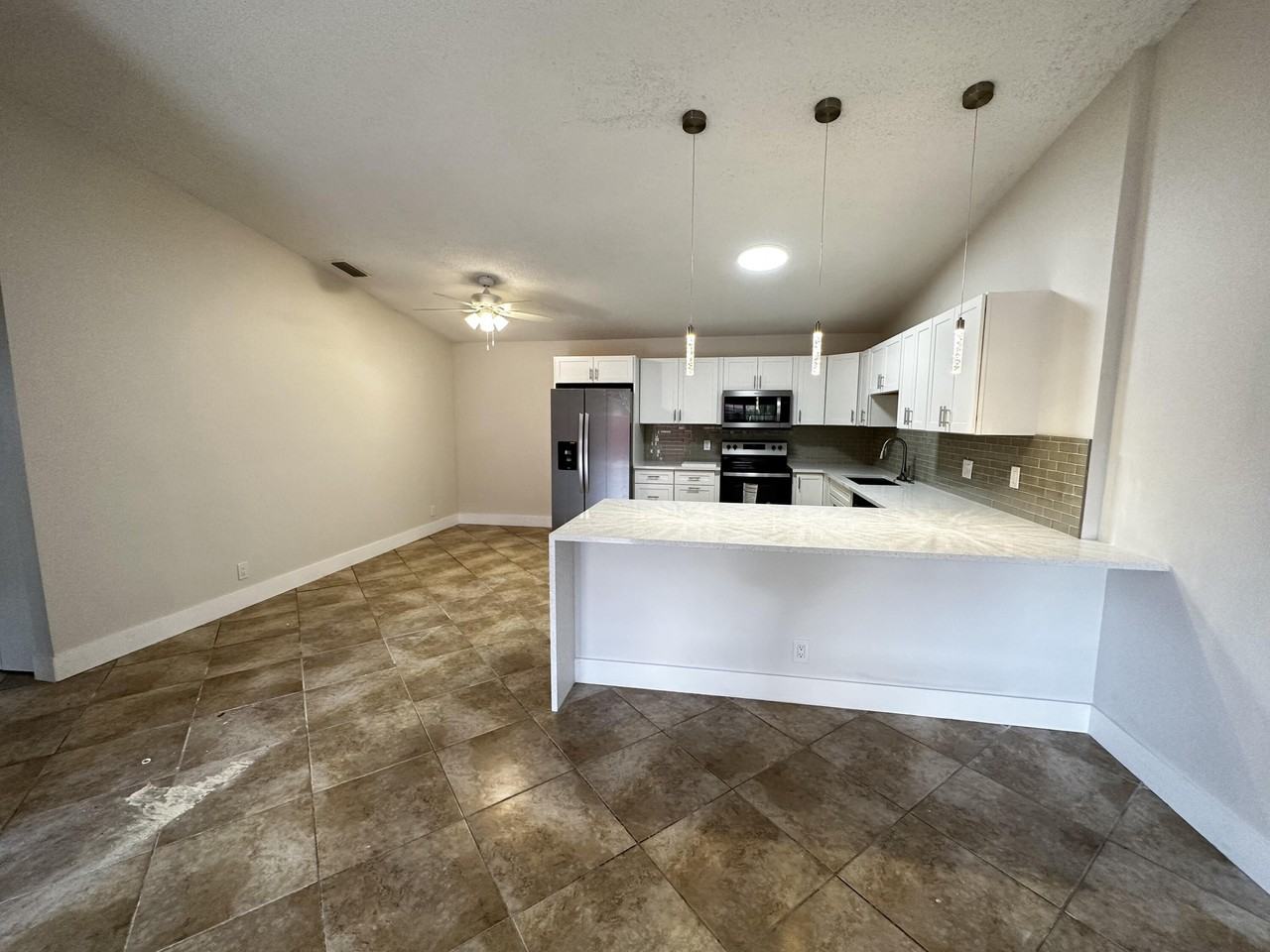 4326 Woodstock Dr #C - Photo 5 of 39