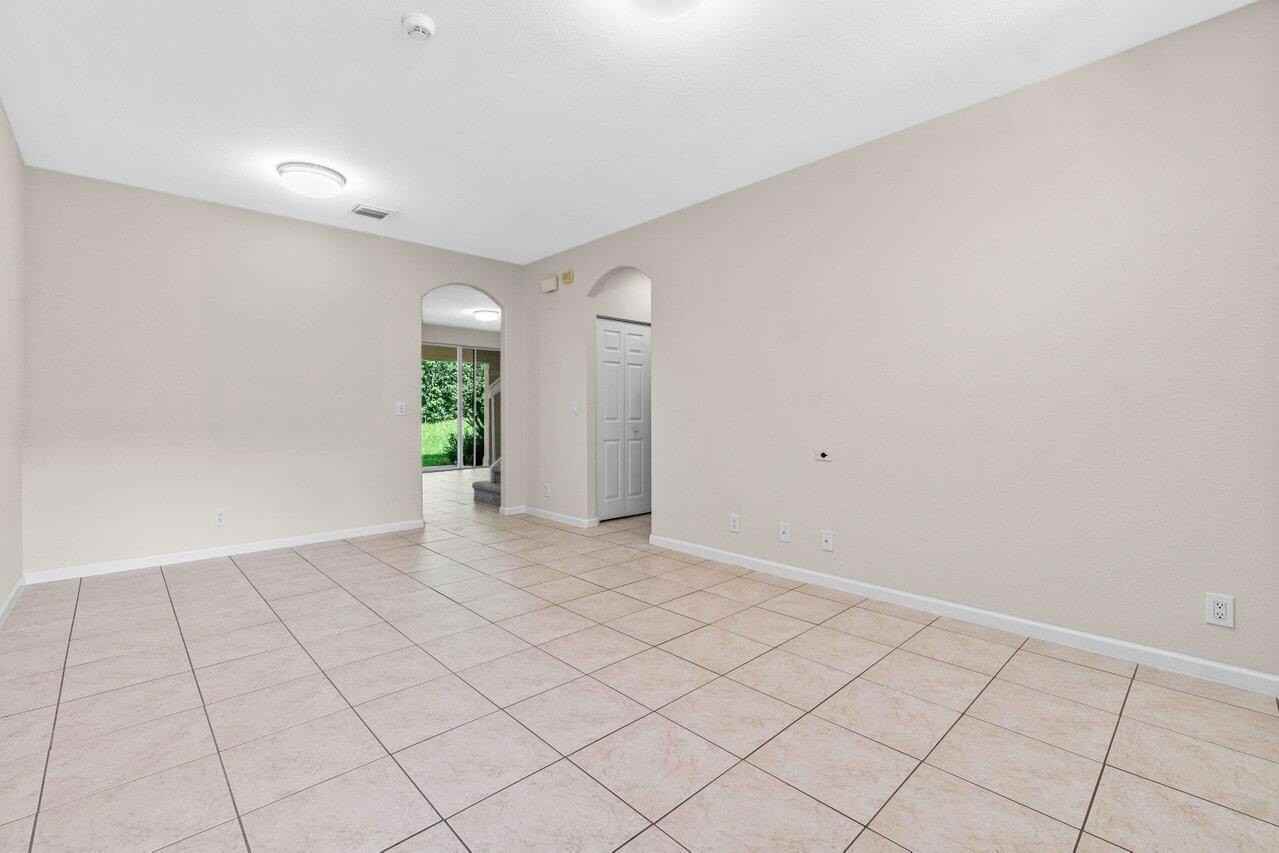 7359 Briella Dr - Photo 6 of 48