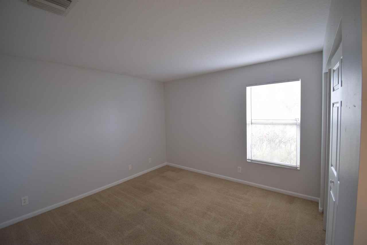 538 Sw Baoy Ave - Photo 5 of 12