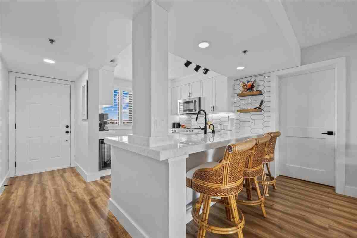 201 S Seas Dr #404 - Photo 5 of 30