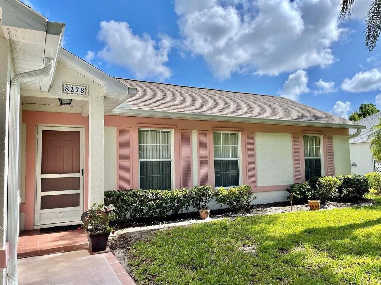 8278 Sandpine Cir - Photo 5 of 50