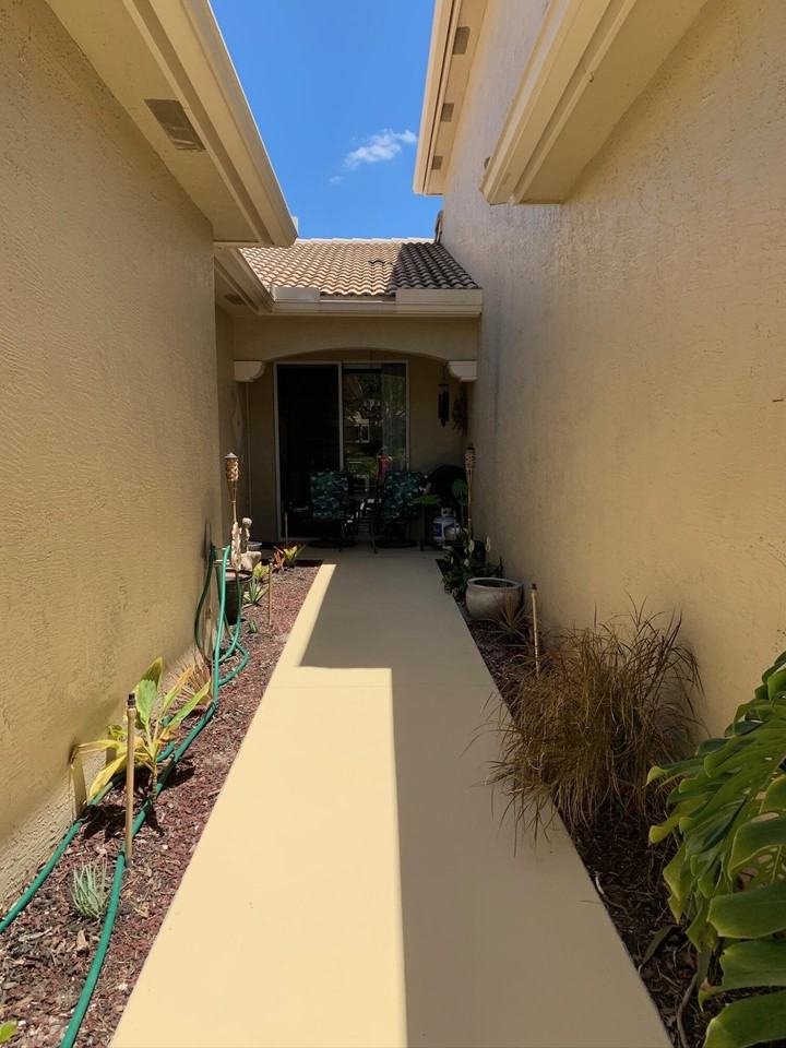 2146 Man Of War - Photo 5 of 34