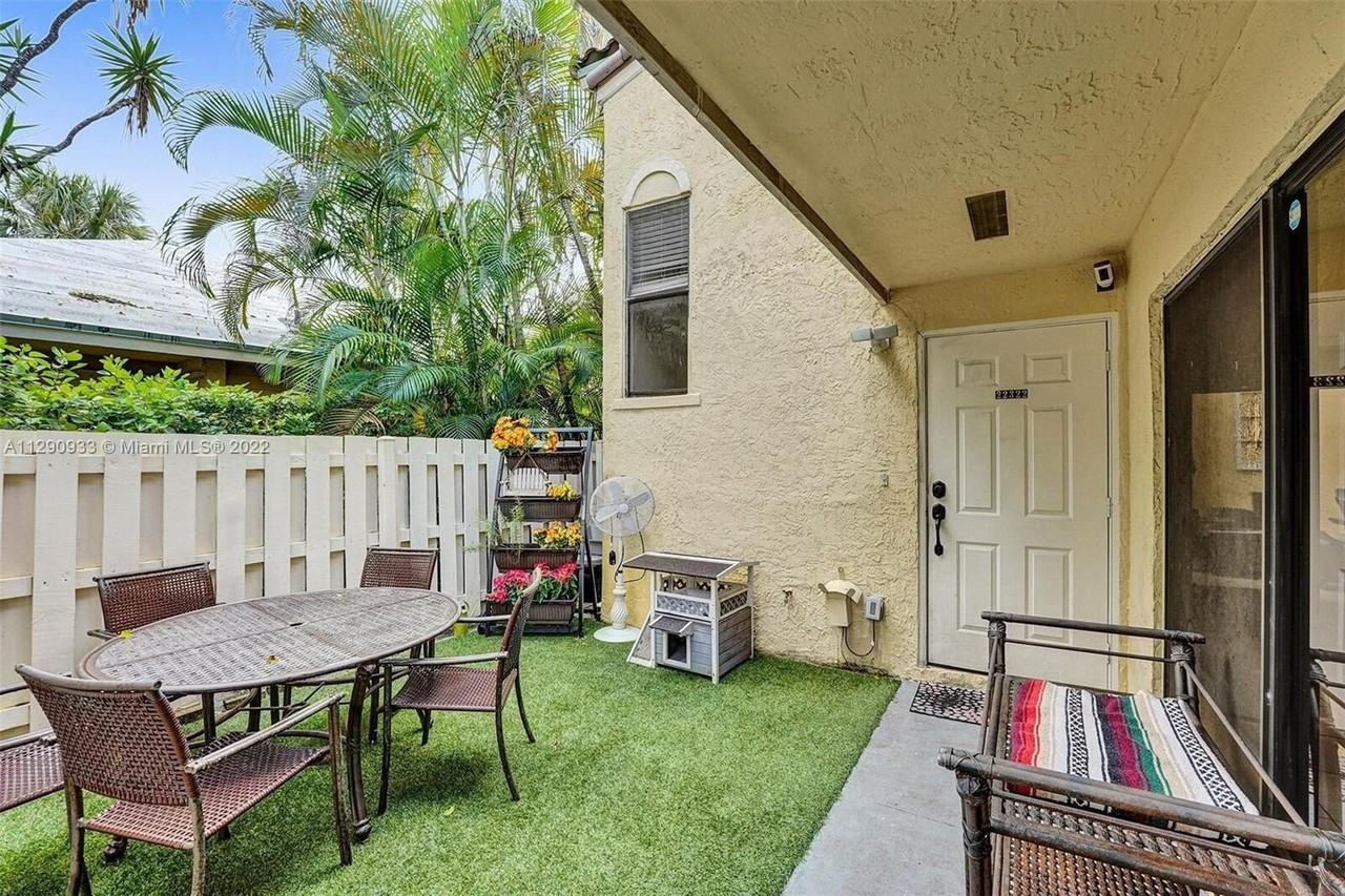 22322 Pineapple Walk Dr - Photo 4 of 50