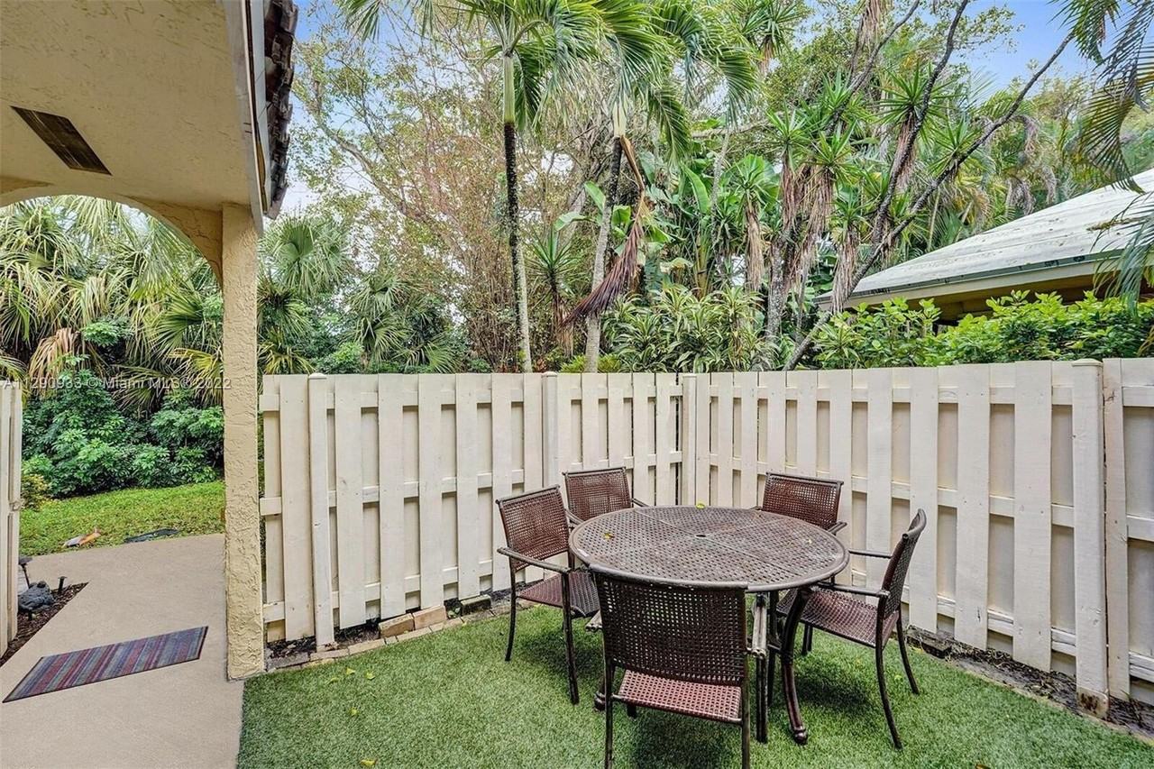 22322 Pineapple Walk Dr - Photo 6 of 50