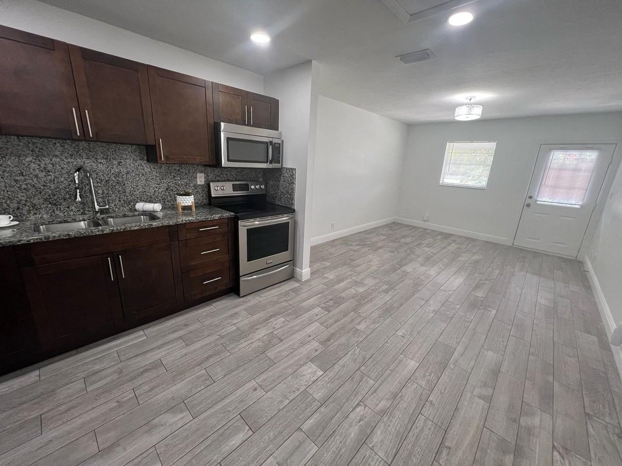 1554 Citation Dr #B - Photo 2 of 9