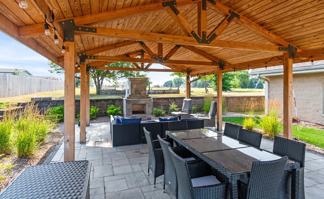 4825 Colonial Dr - Photo 3 of 9