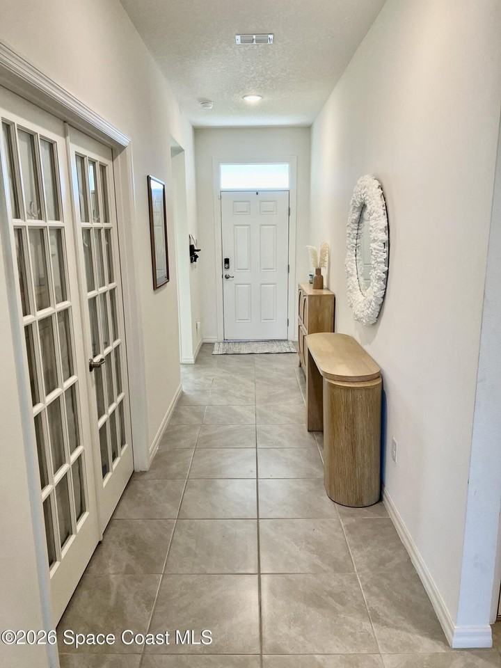 1525 Criswell Ln Se - Photo 2 of 26