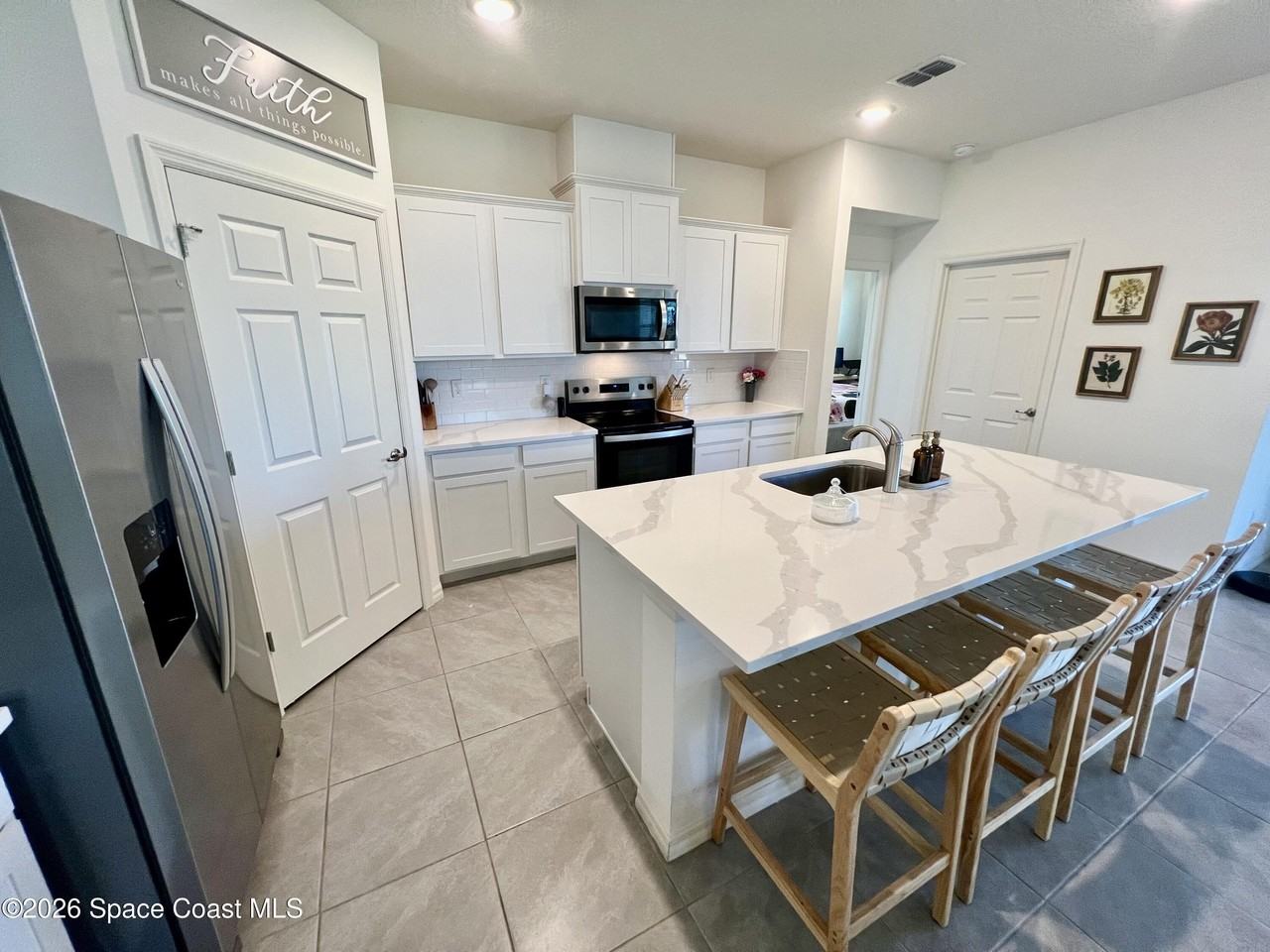 1525 Criswell Ln Se - Photo 3 of 26