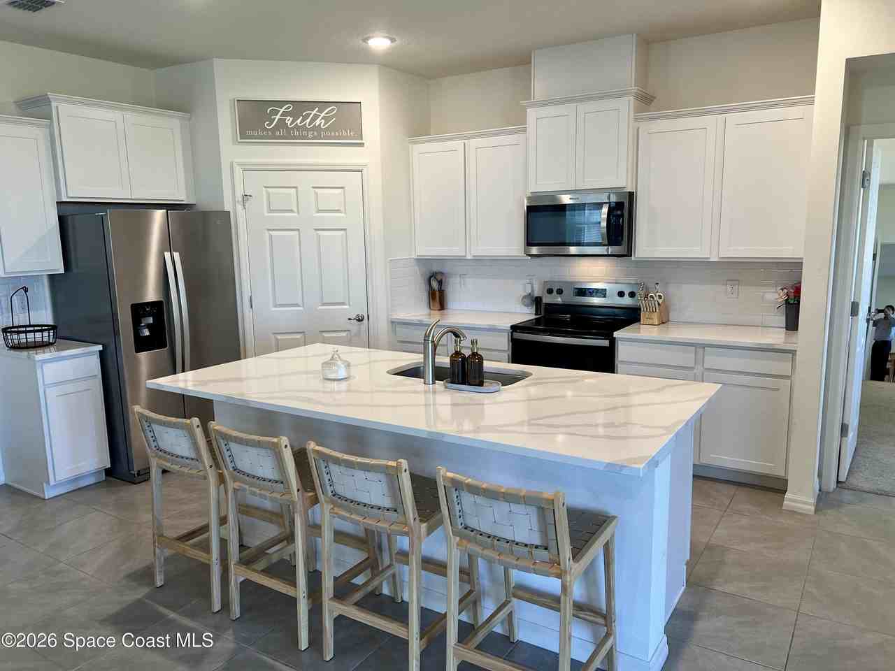 1525 Criswell Ln Se - Photo 4 of 26