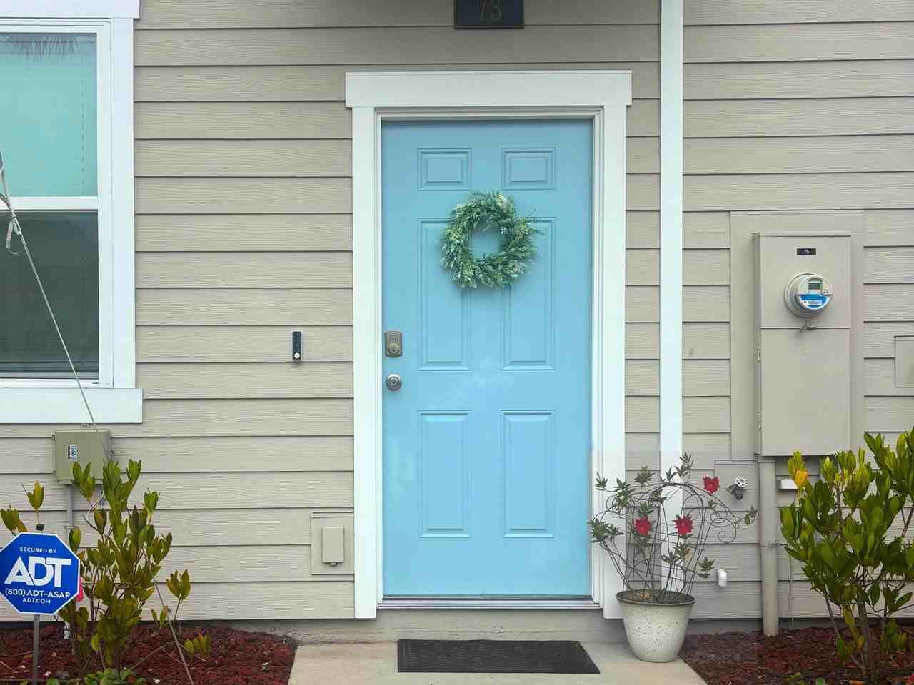 73 Elmhurst Ln - Photo 4 of 21