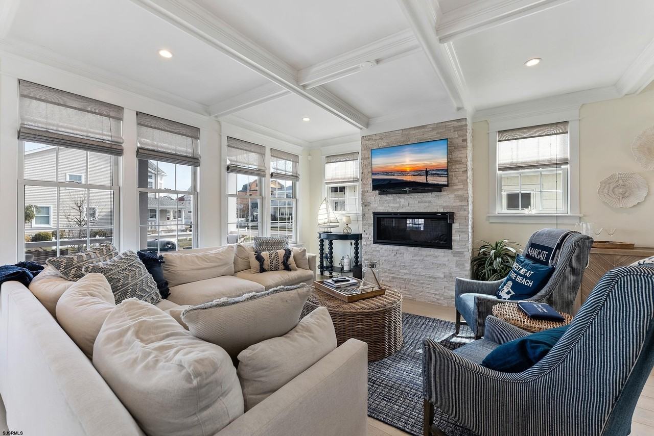 202 N Union Ave - Photo 2 of 50