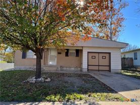 208 E Voelter Ave - Photo 1 of 1