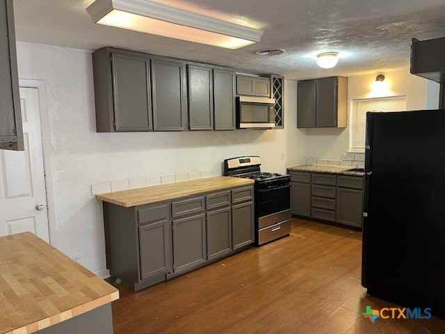 208 E Voelter Ave - Photo 4 of 9