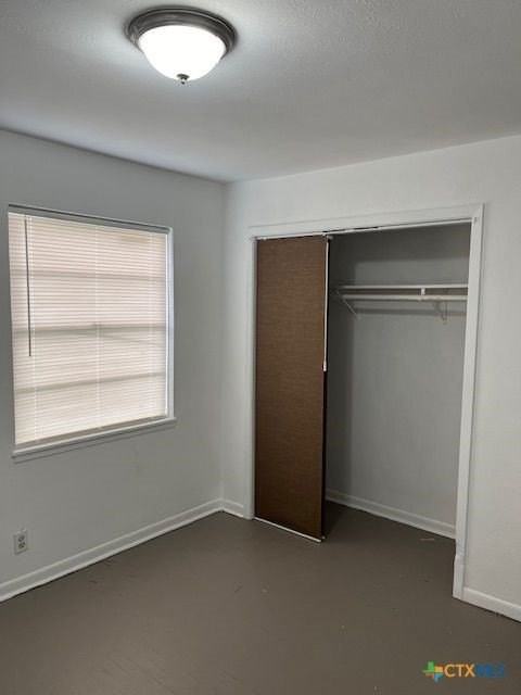 208 E Voelter Ave - Photo 7 of 9