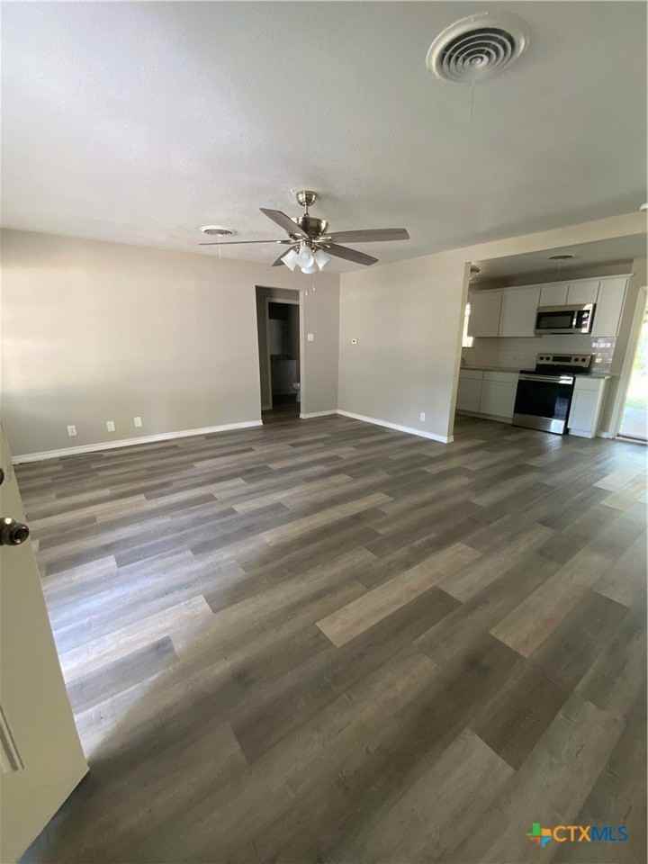 2016 S 11th St - Photo 3 of 10