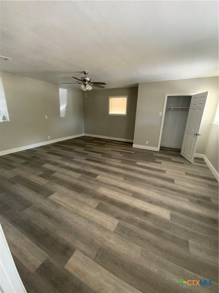 2016 S 11th St - Photo 6 of 10