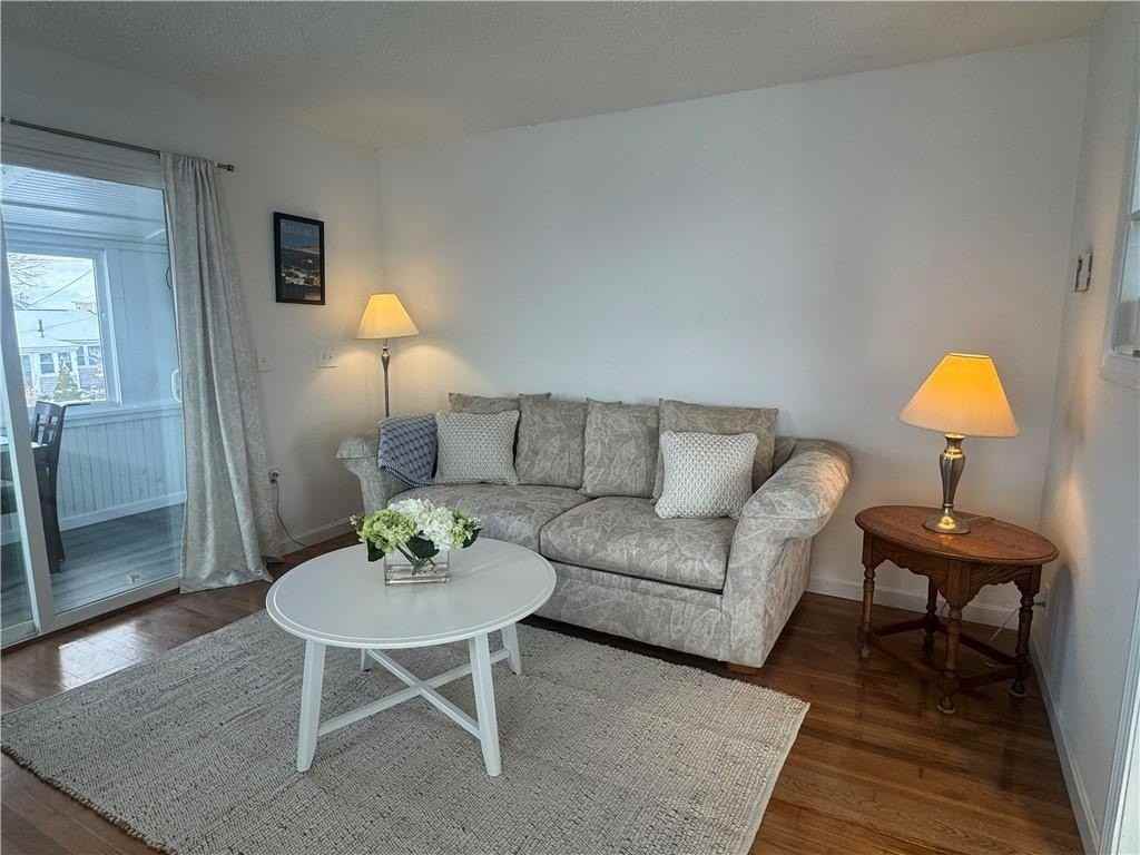 7 White Cap Rd - Photo 4 of 33