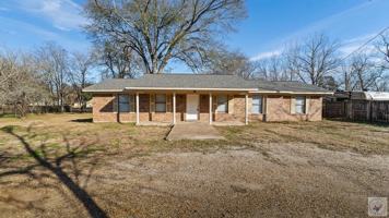 featured image of 412 N Elm Elm Street