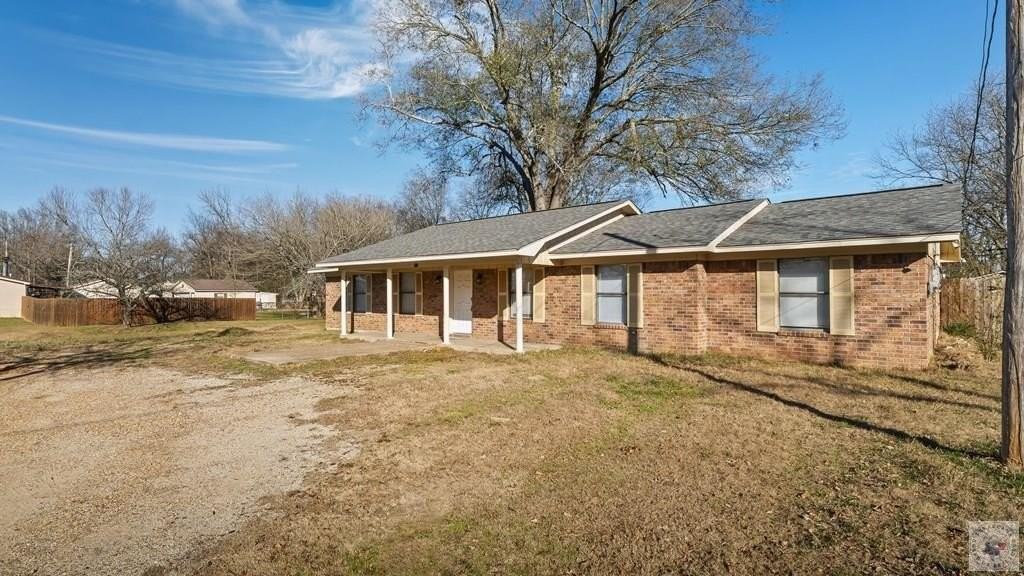 412 N Elm Elm Street - Photo 2 of 24