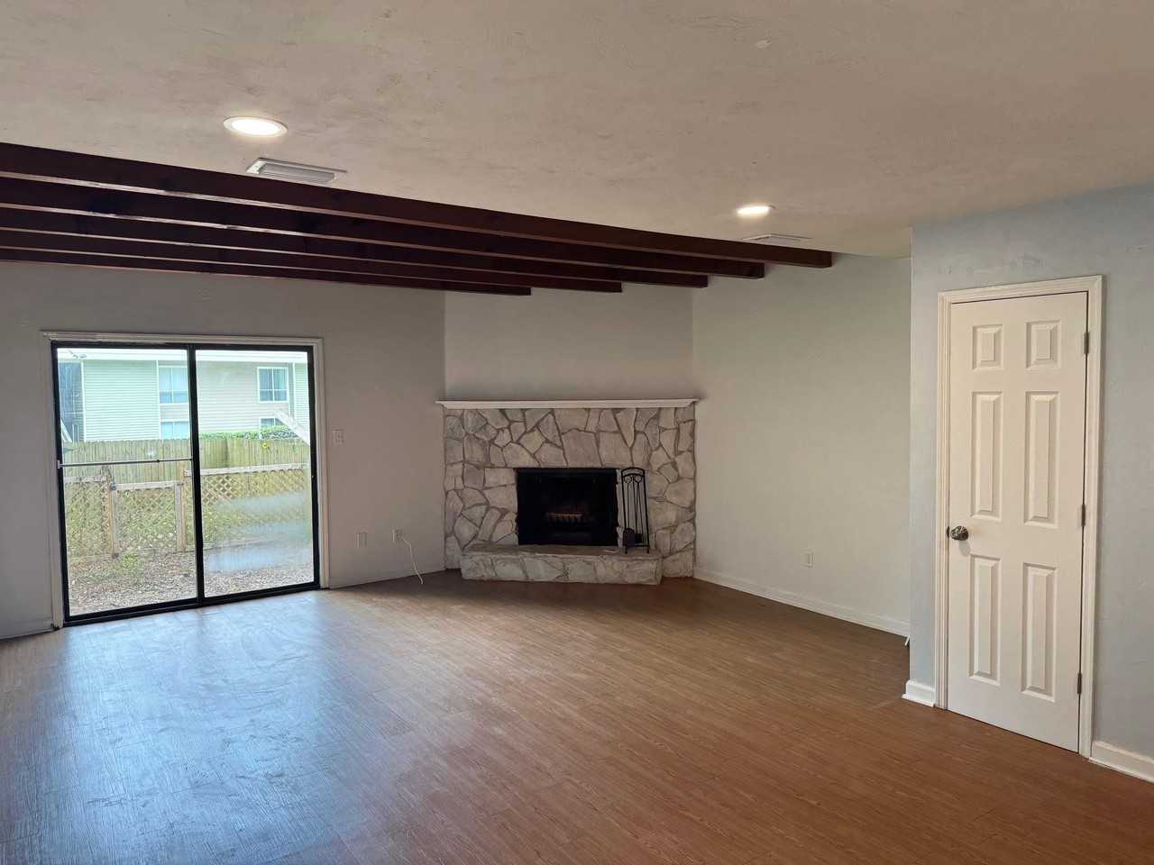 3748 Donovan Dr Apt B #B - Photo 2 of 8