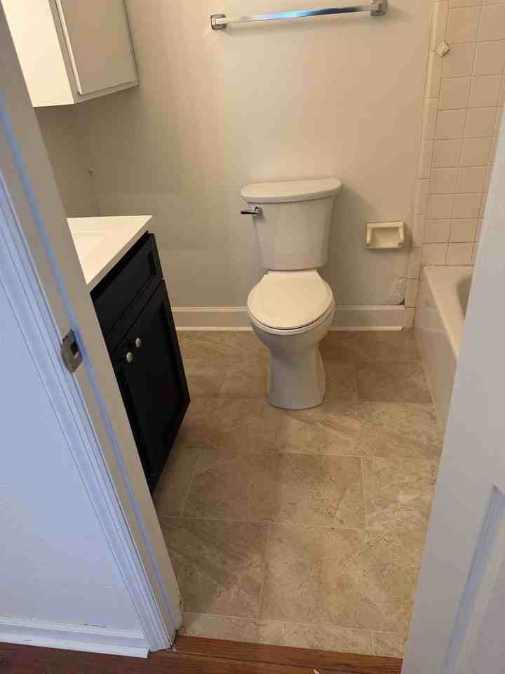 3748 Donovan Dr Apt B #B - Photo 6 of 8