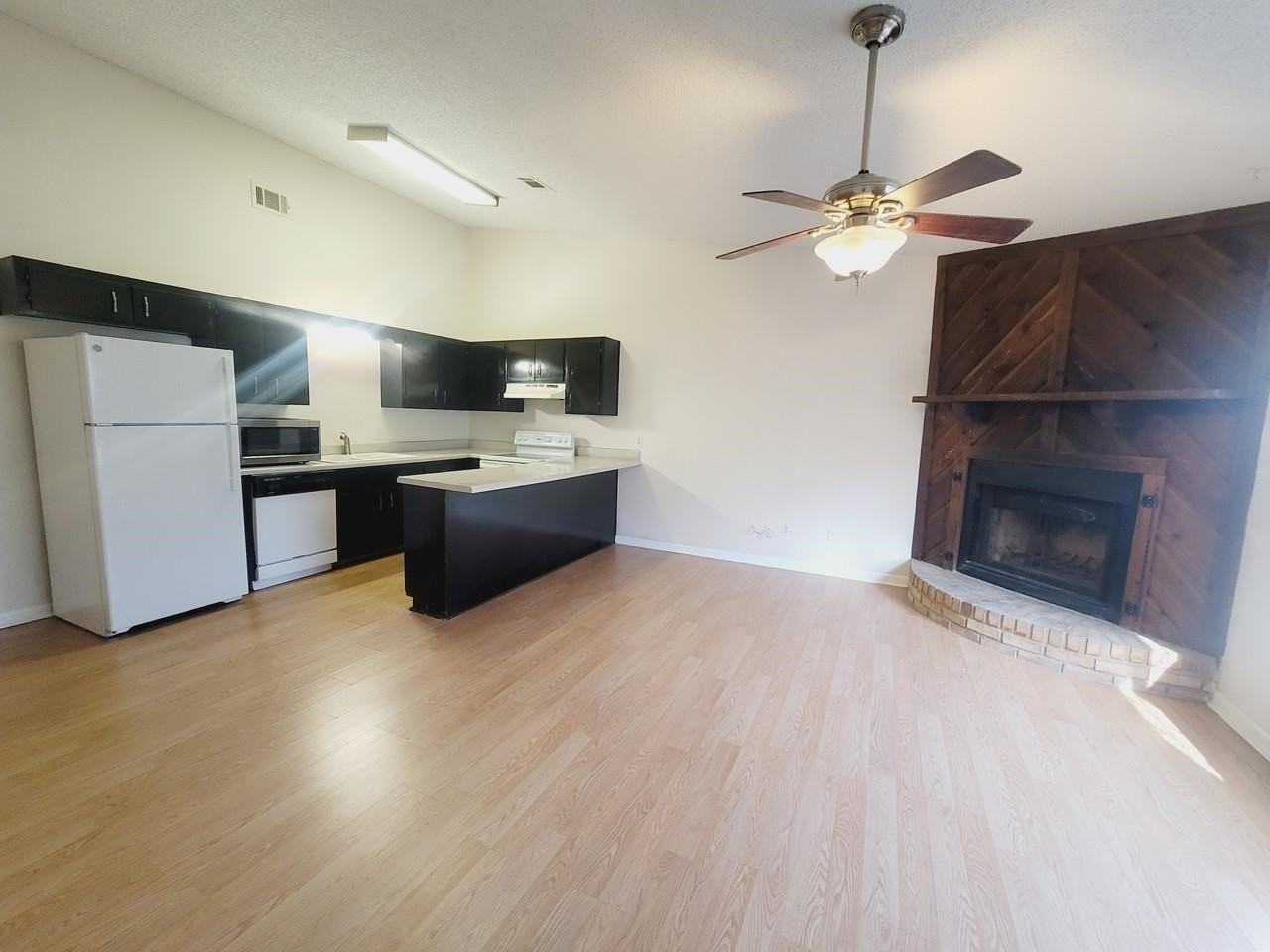 3986 Breezee Ct - Photo 3 of 18