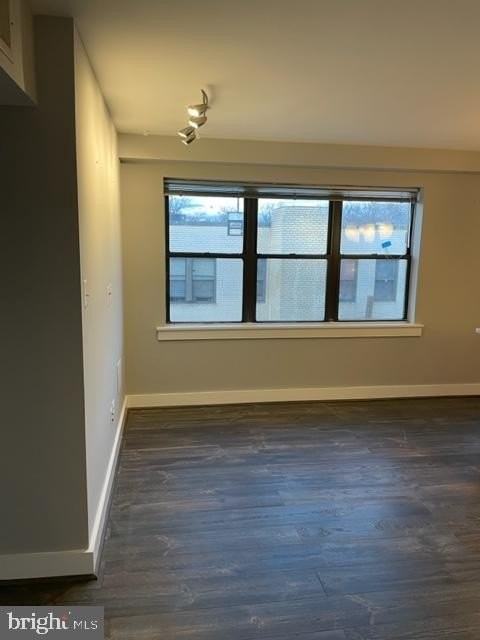 210 Oakwood St Se Apt 308 #308 - Photo 3 of 20