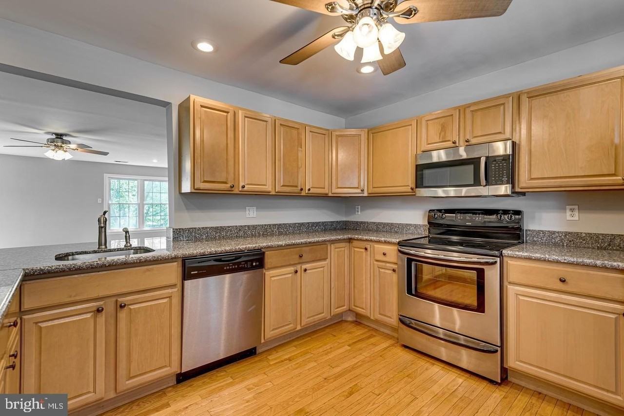 1663 Hart Ct - Photo 6 of 29