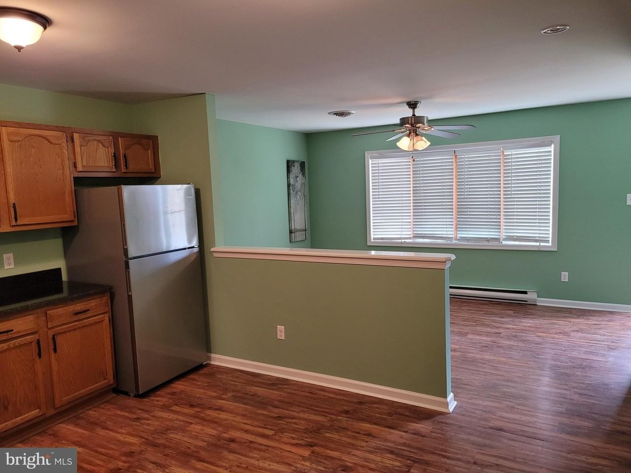 28 Lincoln Ave - Photo 4 of 9