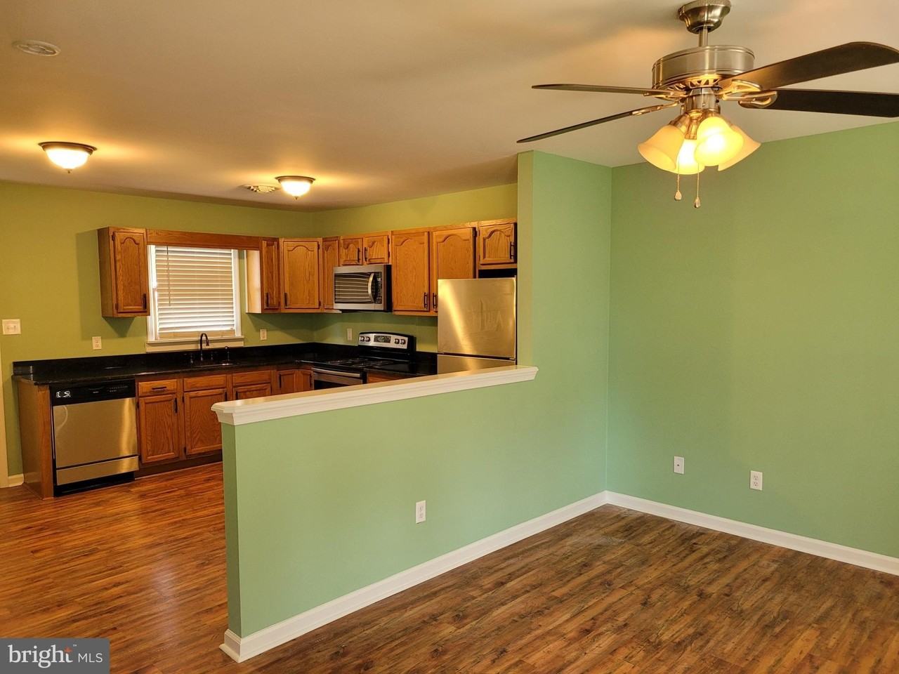 28 Lincoln Ave - Photo 6 of 9