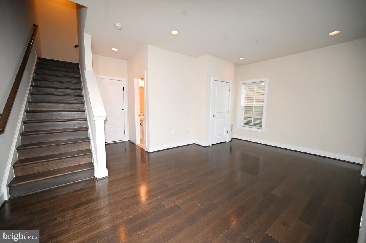 2413 Glenallan Ave - Photo 4 of 50