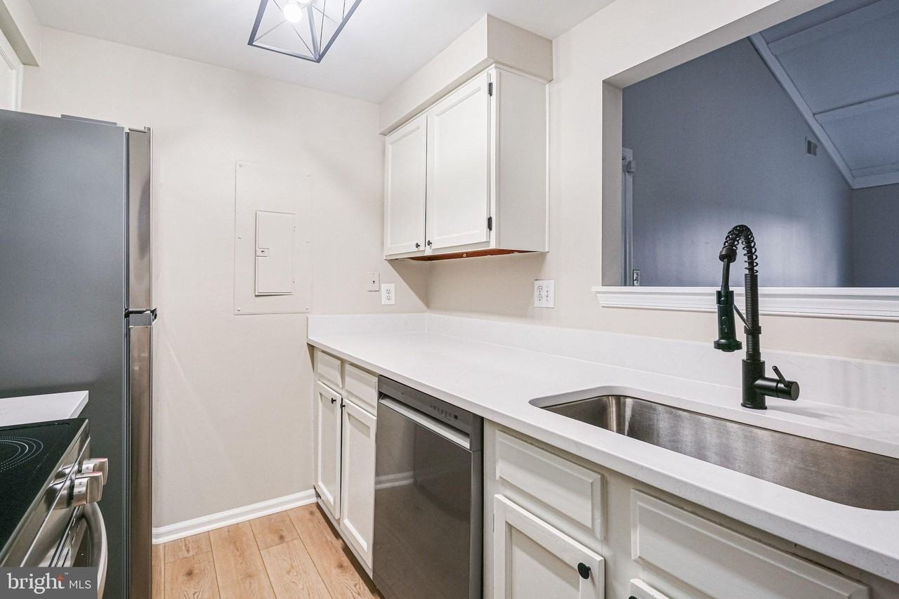 13027 Shadyside Ln Unit 12-207 #12-207 - Photo 4 of 34