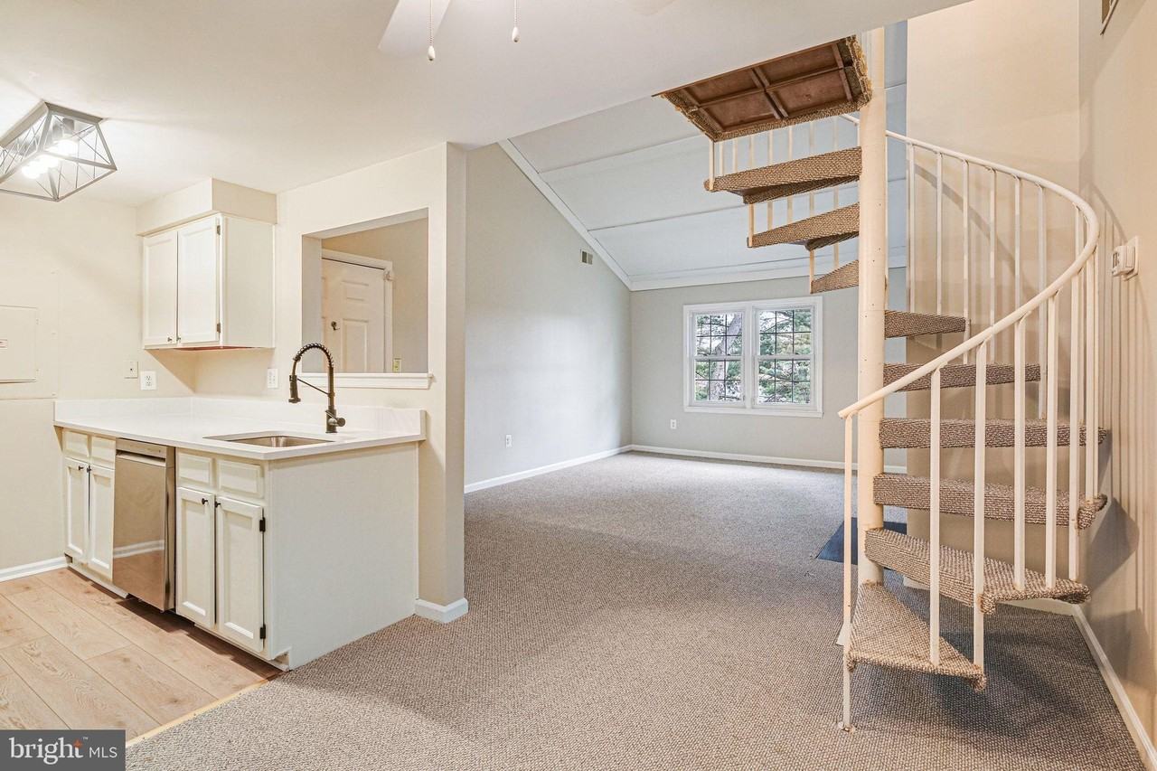 13027 Shadyside Ln Unit 12-207 #12-207 - Photo 6 of 34