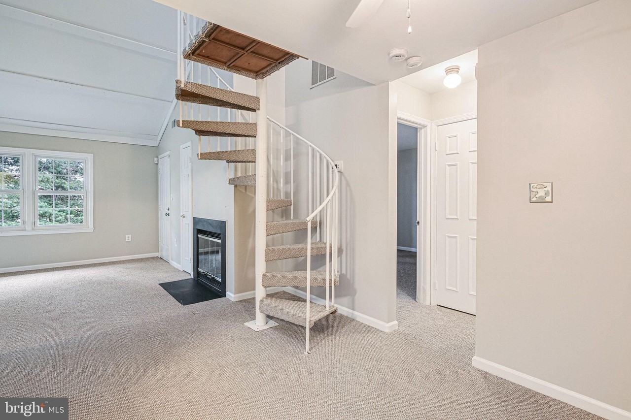 13027 Shadyside Ln Unit 12-207 #12-207 - Photo 7 of 34