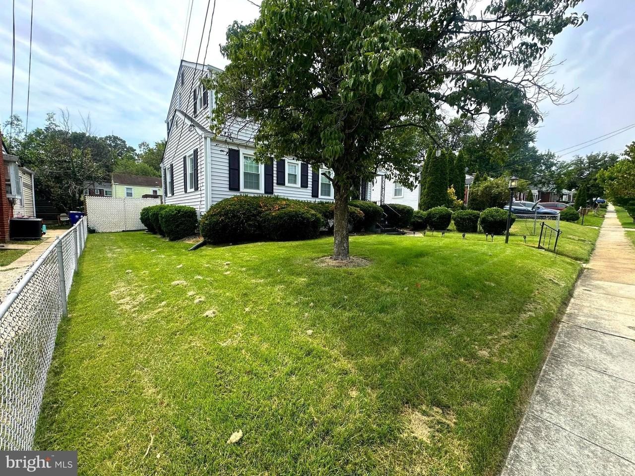 5209 Mineola Rd - Photo 4 of 40