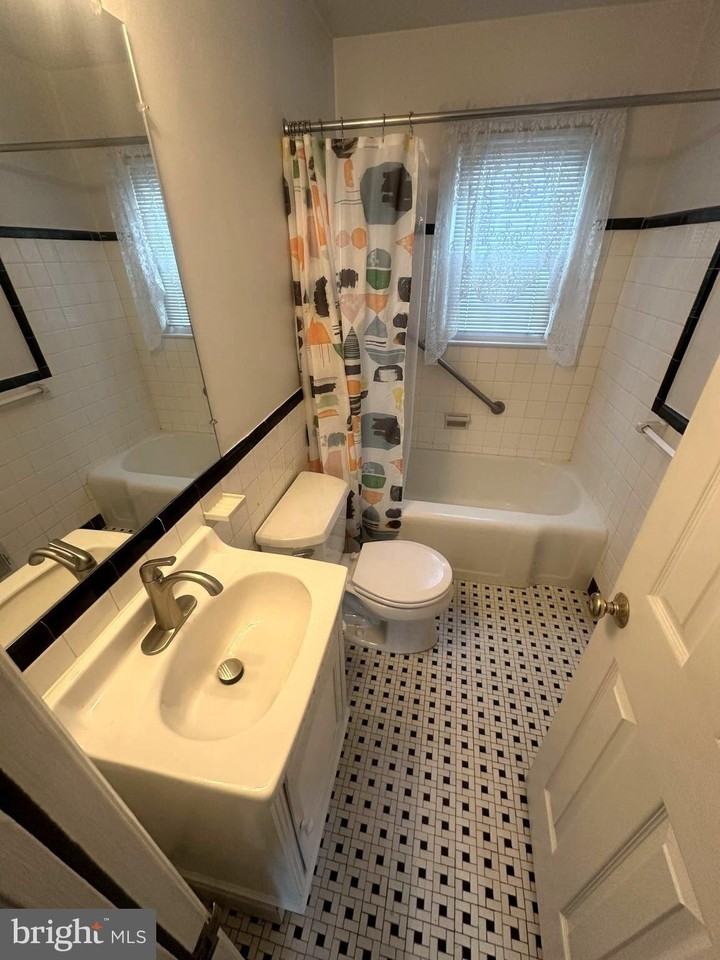 5209 Mineola Rd - Photo 6 of 40