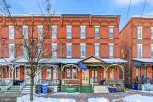 featured image of 346 E Union St