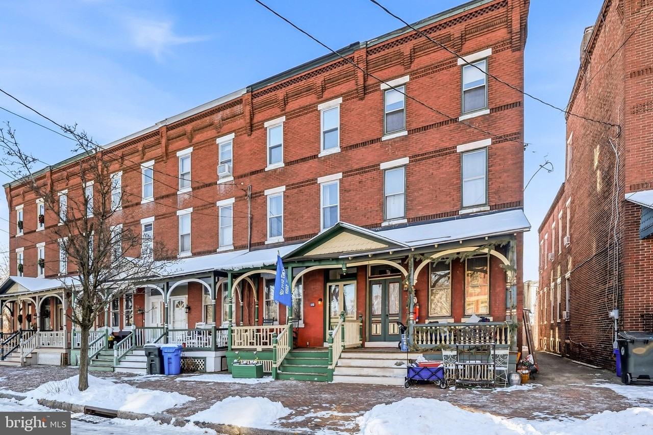 346 E Union St - Photo 2 of 44