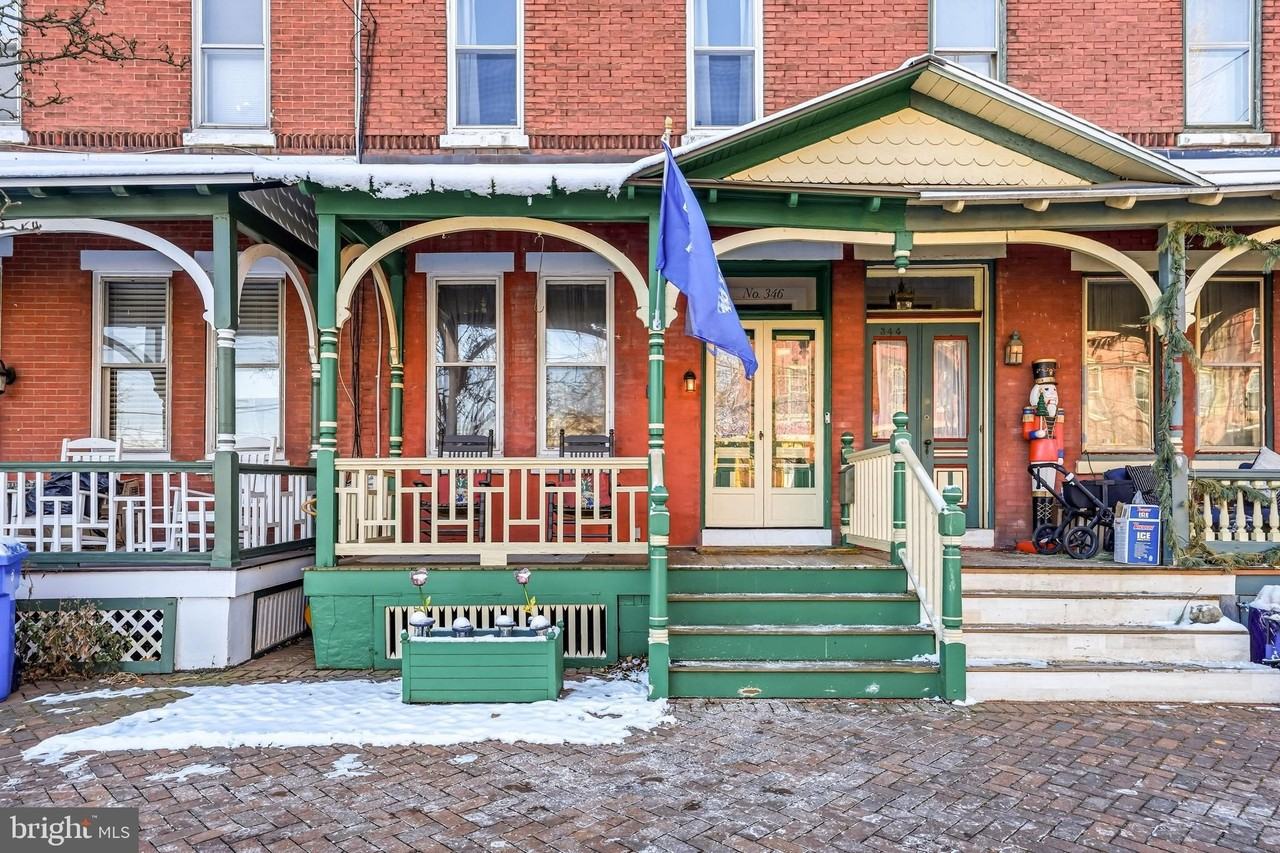 346 E Union St - Photo 3 of 44