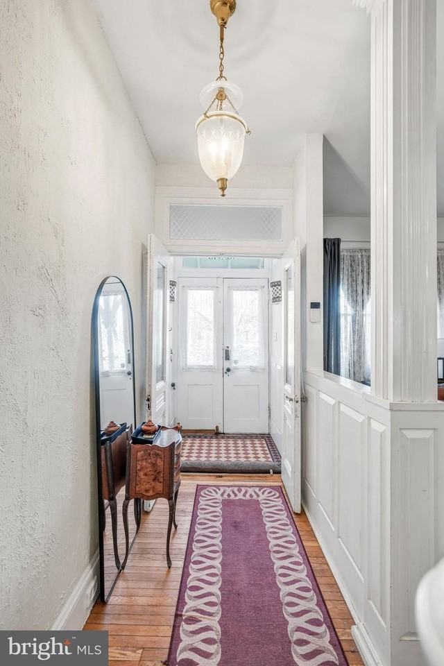 346 E Union St - Photo 6 of 44