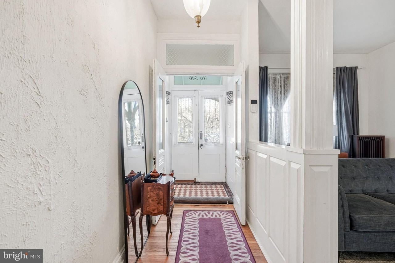 346 E Union St - Photo 7 of 44