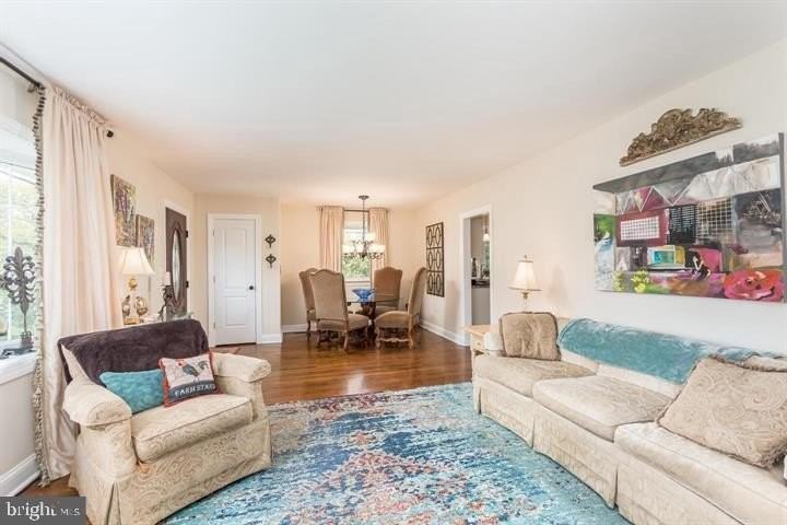 523 Wayne Ave - Photo 3 of 31