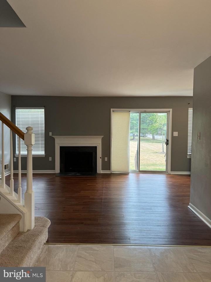 2 Village Ct - Photo 4 of 15