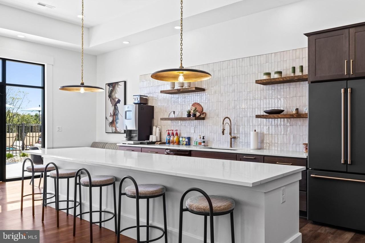 2604 Maplewood Cir - Photo 5 of 34