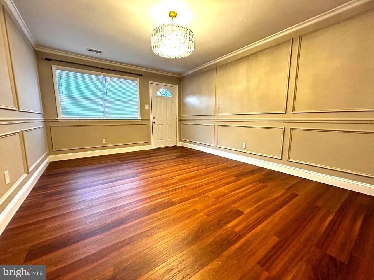 33 Park Vallei Ln - Photo 4 of 17