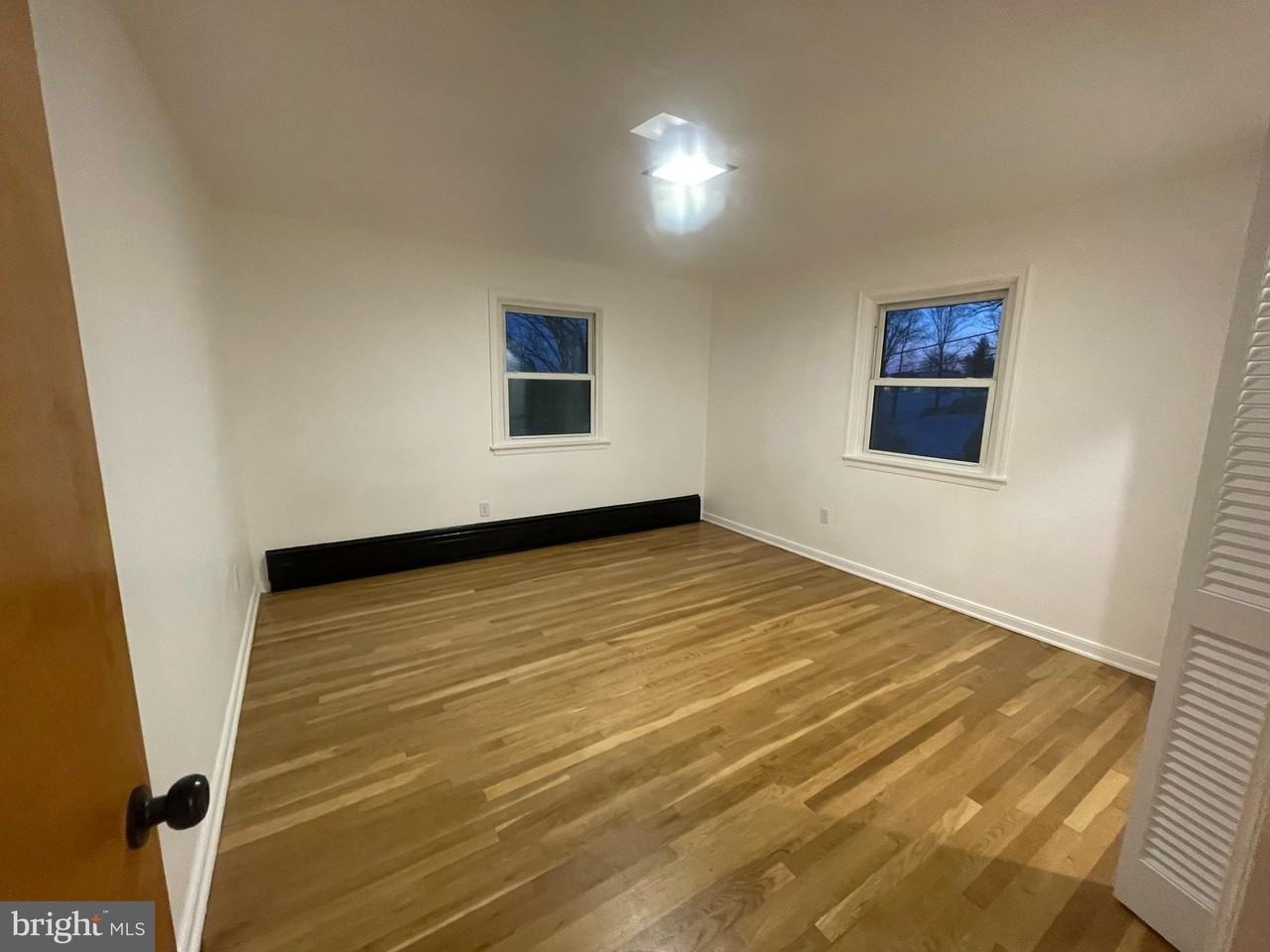 44 CHESTNUT Street - Photo 6 of 7